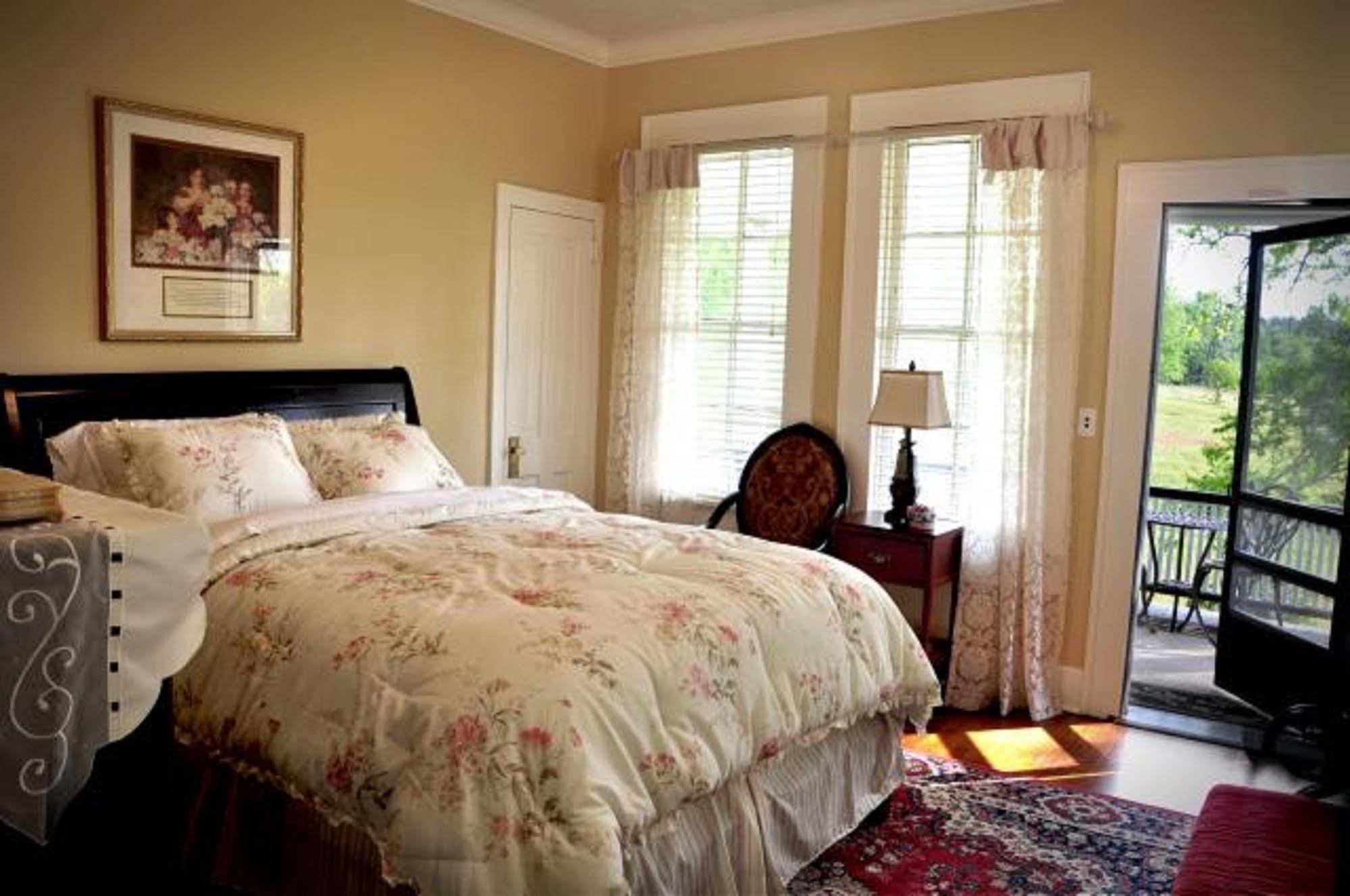 Texas Forest Country Retreat Huntington Екстер'єр фото