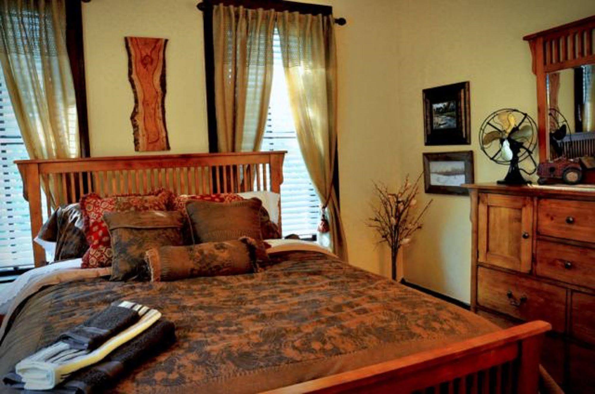 Texas Forest Country Retreat Huntington Екстер'єр фото